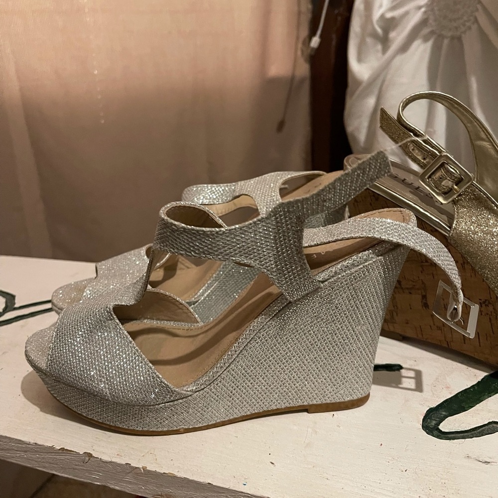 2 Pairs of heels👠